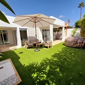 https://bungalow-de-diseno-hidromasajes-terraza-y-piscina.in-canary-islands.com